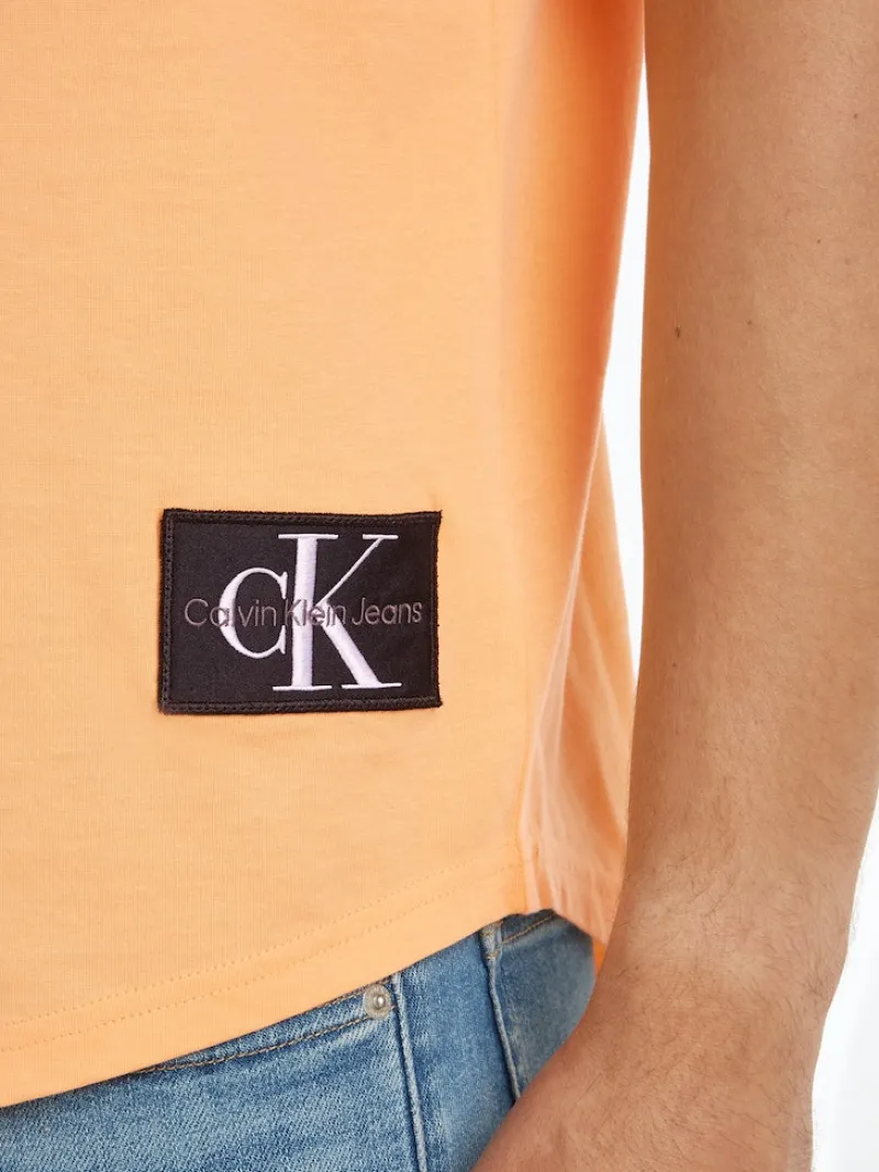 Calvin Klein Jeans Shirts*BADGE ROUND HEM TEE crushed orange