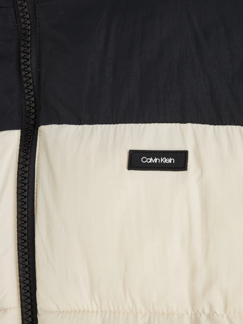 Calvin Klein Jacken|Big Boys*CRINKLE NYLON COLOR BLOCK QUILT stony beige