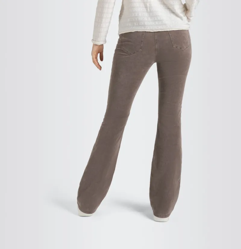 MAC Hosen*JEANS - BOOT, Baby soft corduroy Braun