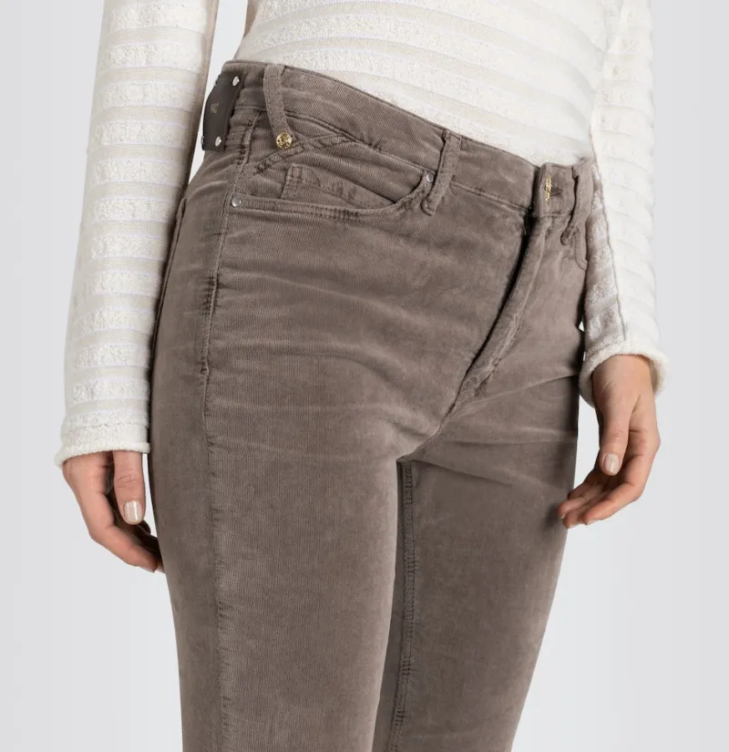 MAC Hosen*JEANS - BOOT, Baby soft corduroy Braun