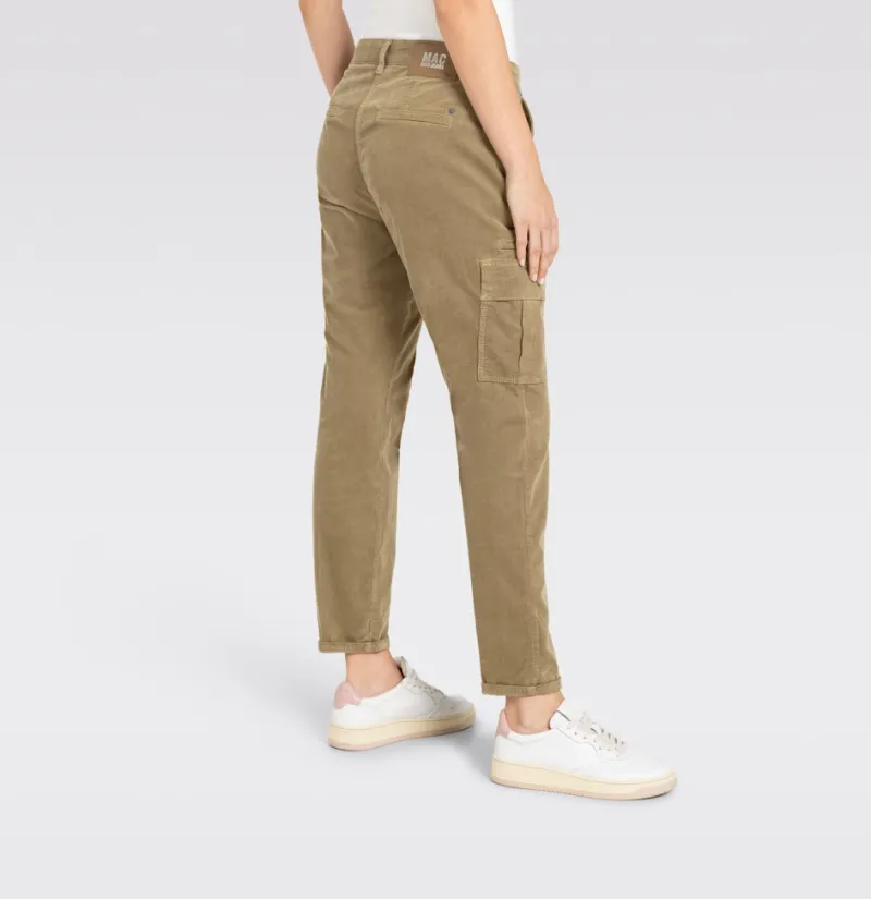 MAC Hosen*JEANS - RICH CARGO, Baby soft corduroy Grün