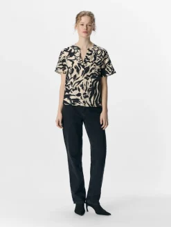 Object Blusen*OBJKARINA S/S RE V-NECK TOP NOOS sandshell1