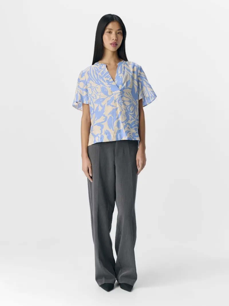 Object Blusen*OBJKARINA S/S RE V-NECK TOP NOOS sandshell