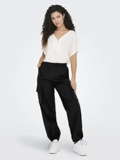Only Hosen*ONLCASHI CARGO PANT WVN NOOS Black