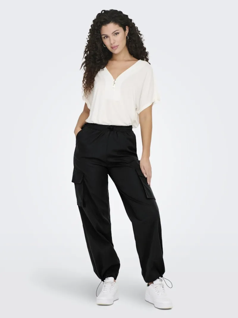 Only Hosen*ONLCASHI CARGO PANT WVN NOOS Black
