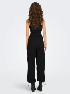 Only Hosen*ONLCASHI CARGO PANT WVN NOOS Black