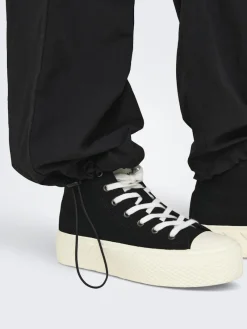 Only Hosen*ONLECHO MW PARACHUTE PANT PNT Black
