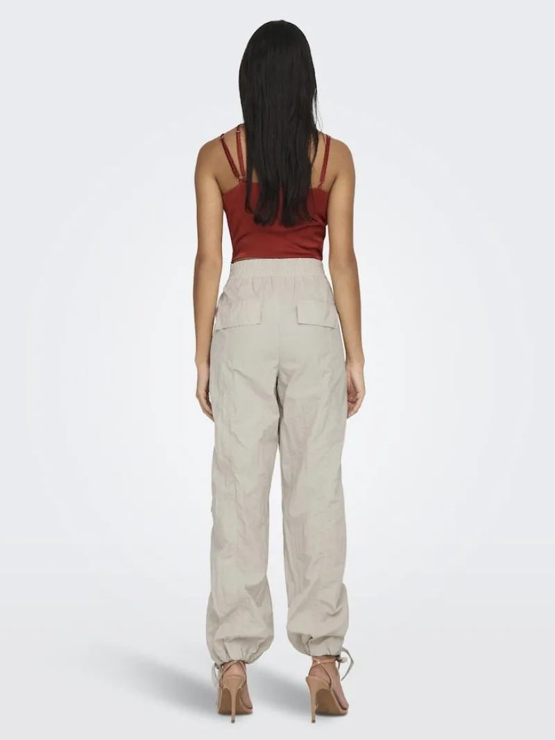 Only Hosen*ONLELCA LIFE MW CARGO PARACH PNT NOOS pumice stone