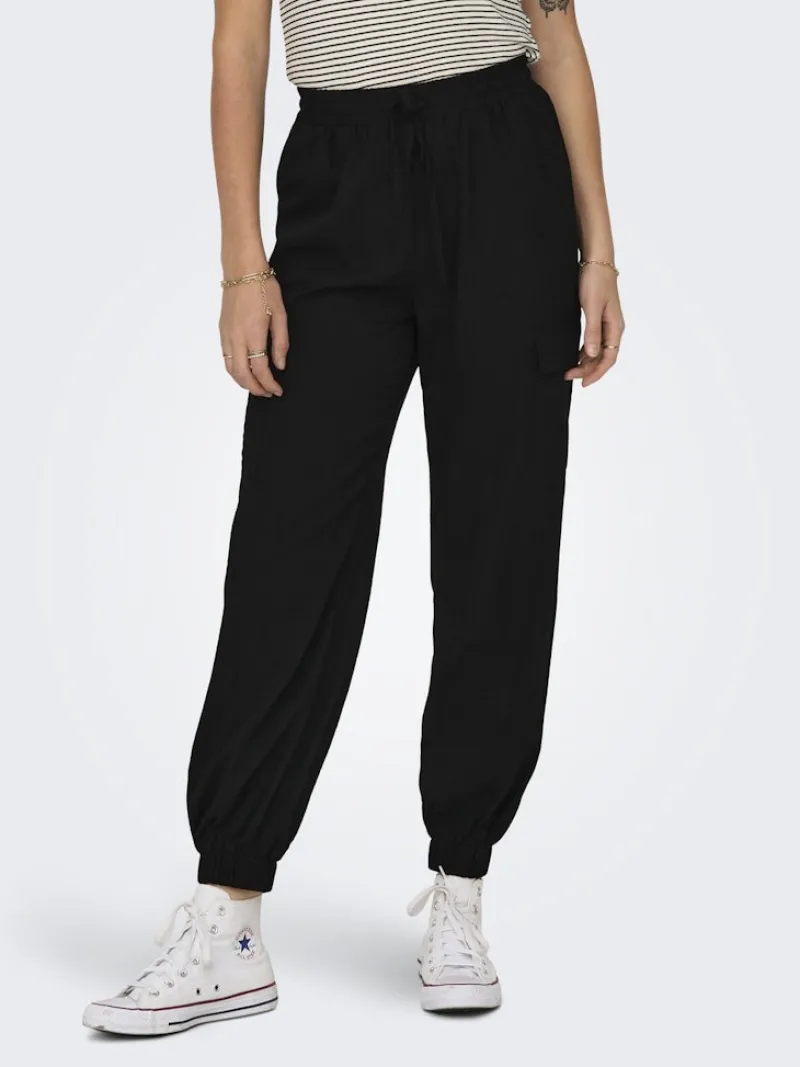 Only Hosen*ONLKATINKA CARGO PANT WVN NOOS Black