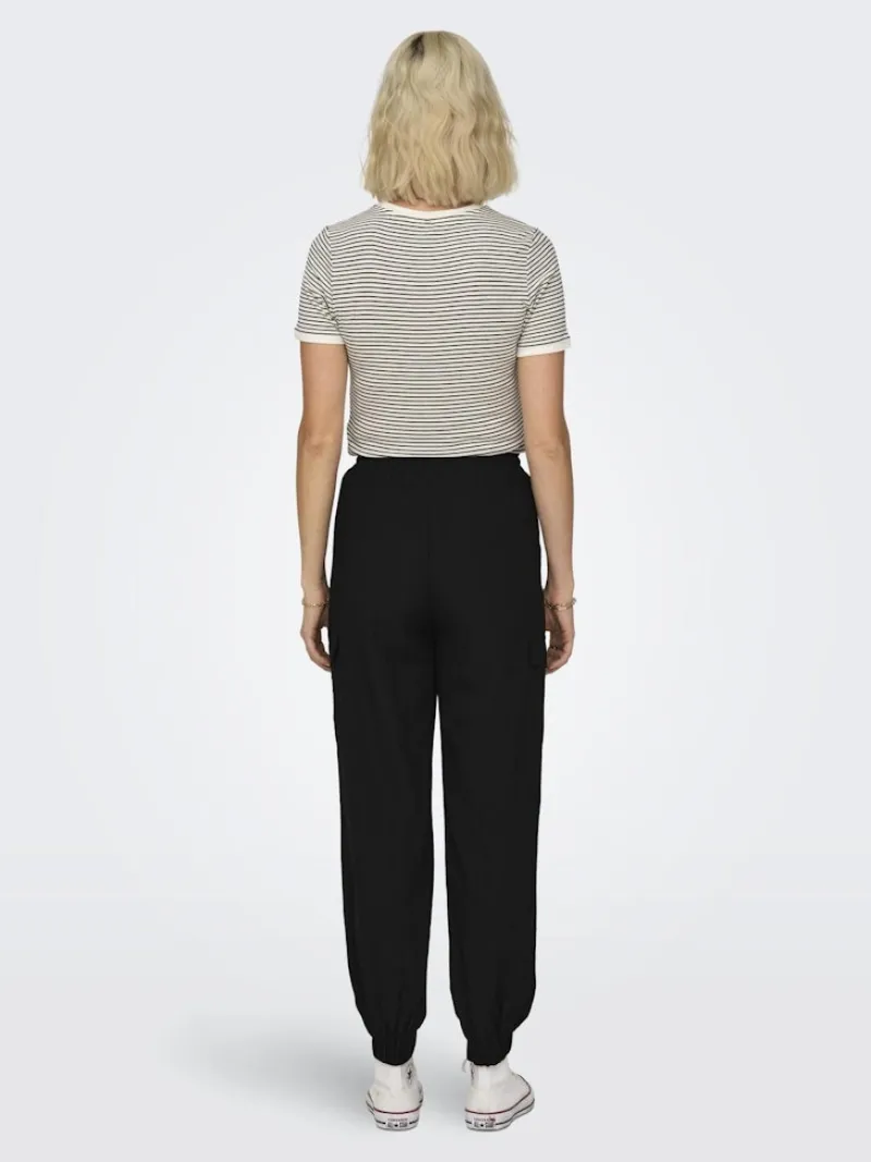 Only Hosen*ONLKATINKA CARGO PANT WVN NOOS Black