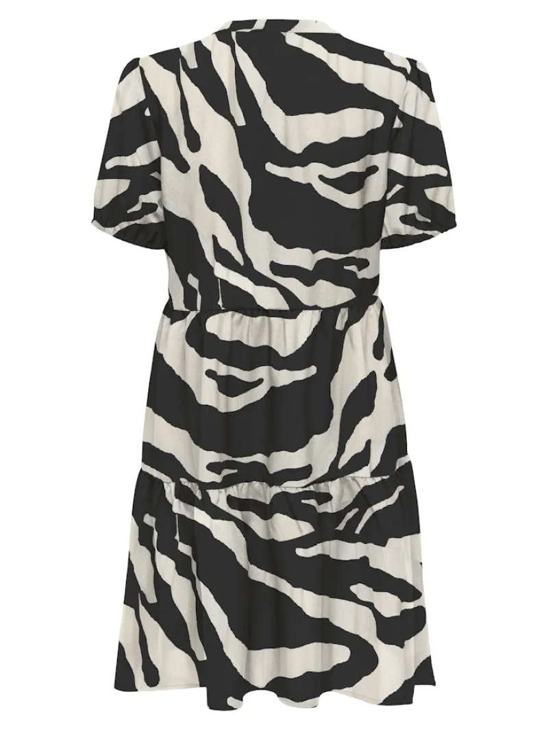 Only Kleider*ONLNOVA LIFE VIS S/S THEA DRESS WVN black1