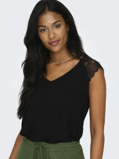Only Shirts*ONLPETRA S/S LACE MIX TOP JRS Black