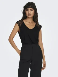 Only Shirts*ONLPETRA S/S LACE MIX TOP JRS Black