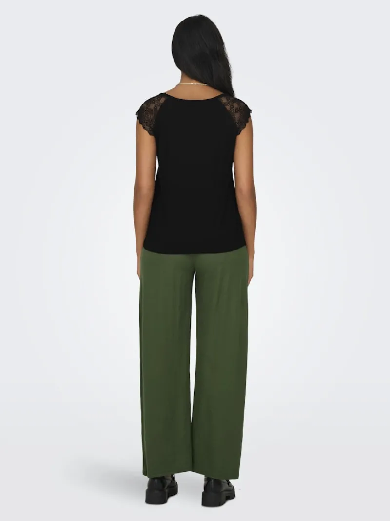 Only Shirts*ONLPETRA S/S LACE MIX TOP JRS Black