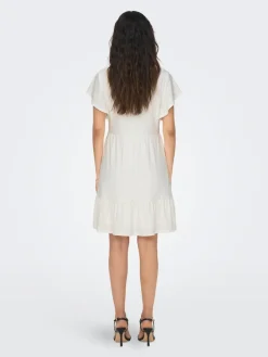 Only Kleider*ONLSANDRA S/S V-NECK DRESS JRS NOOS Cloud Dancer