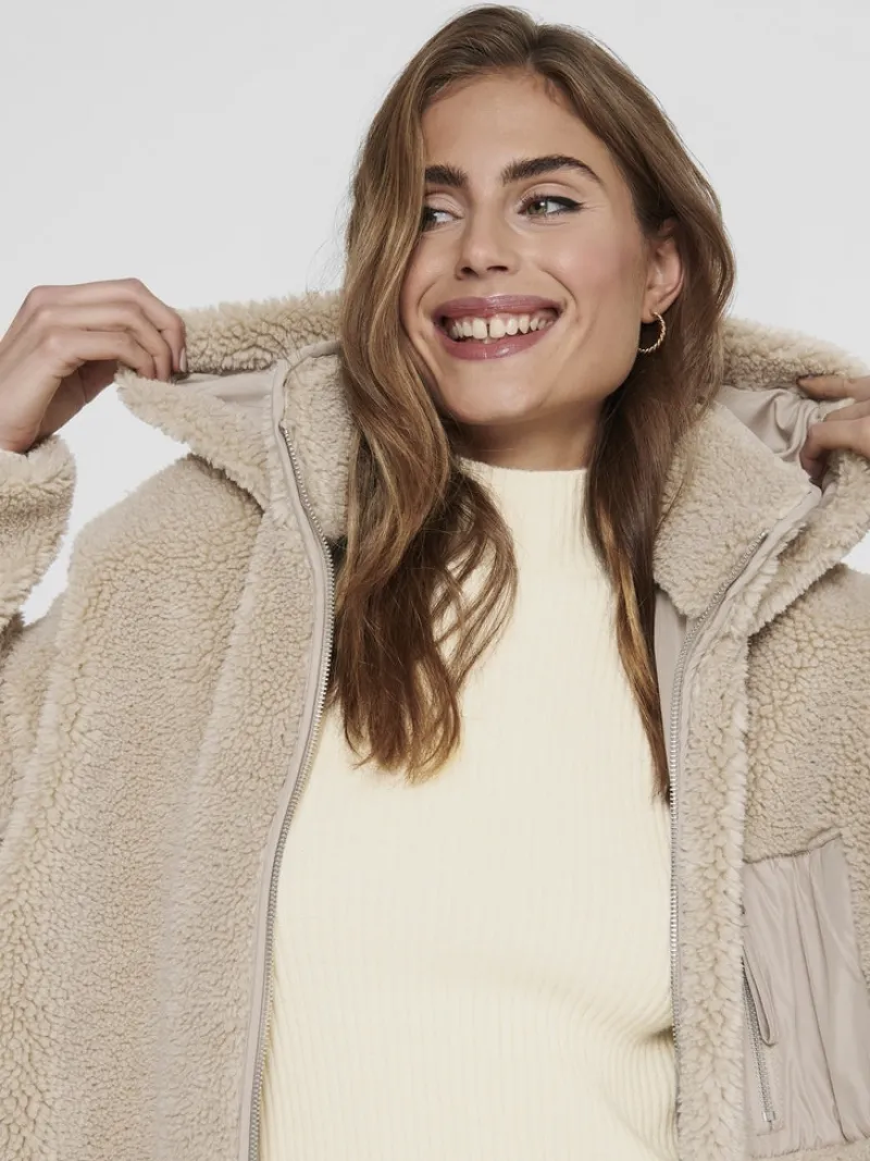 Only Jacken*ONLSASCHA SHERPA JACKET LIFE OTW NOOS cuban sand