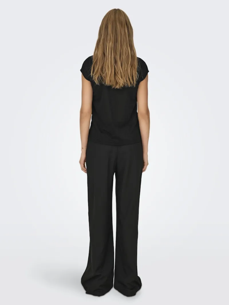 Only Shirts*ONLSILVERY S/S V NECK LUREX TOP JRS NOOS black1