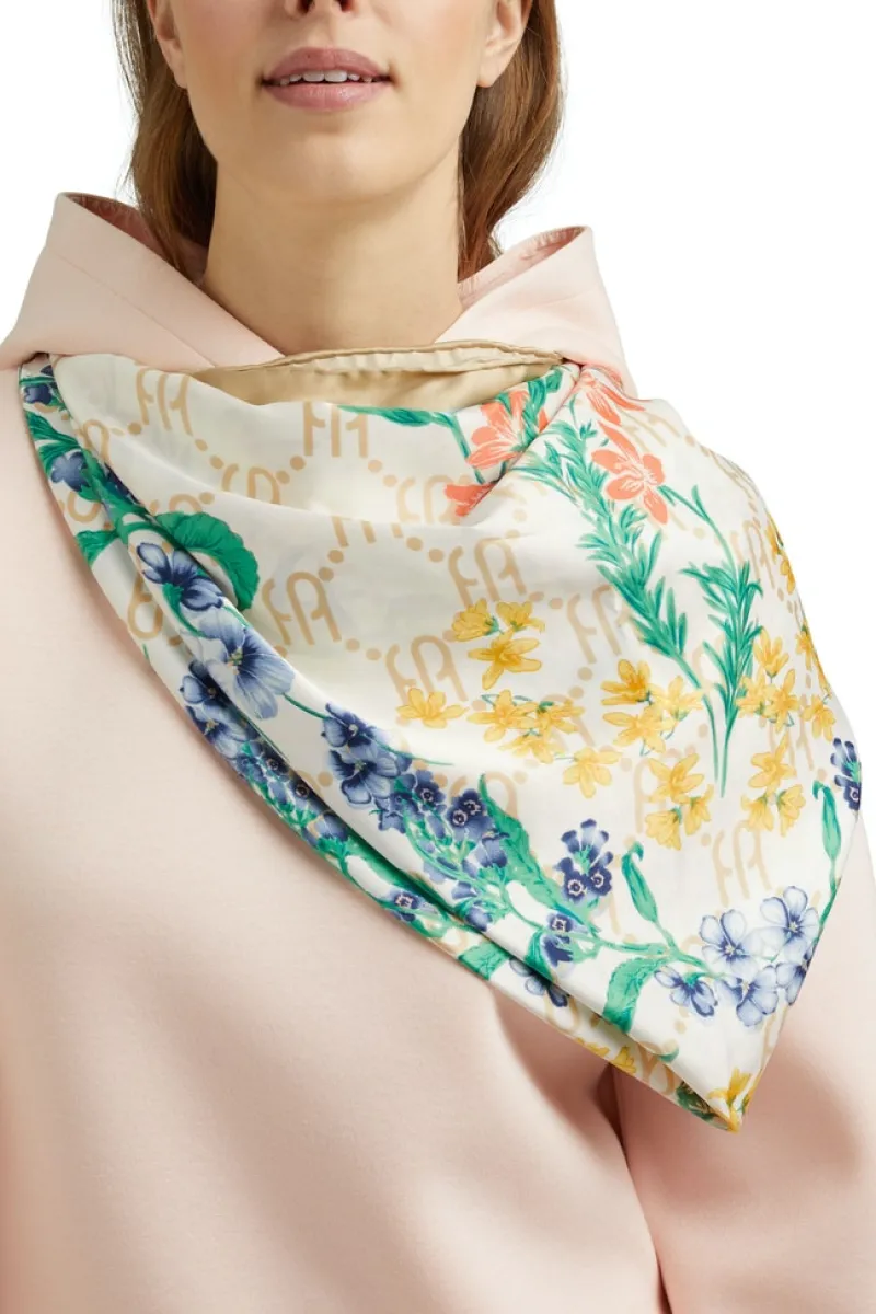 Esprit Accessoires*Recycelt: Tuch in Satinoptik off white