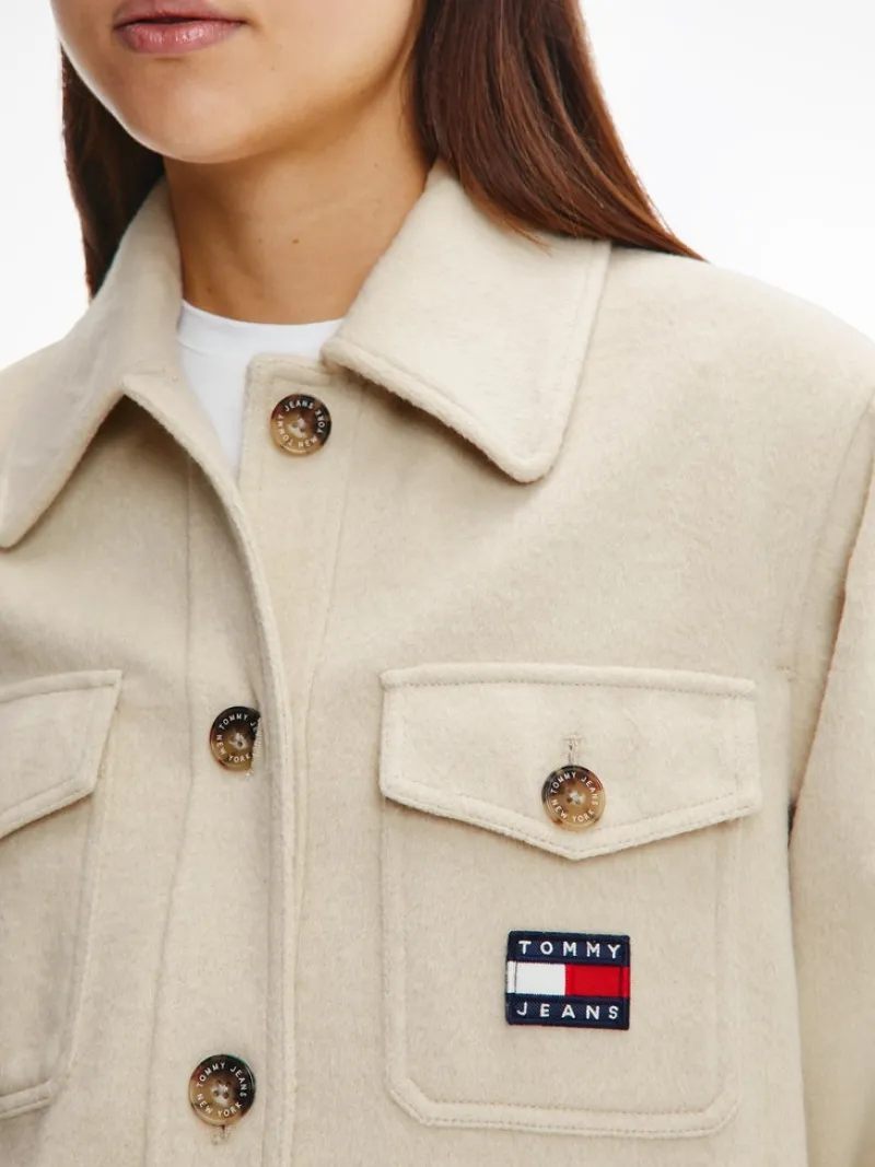 Tommy Jeans Jacken*TJW FRONT POCKET BADGE SHACKET savannah sand