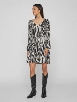 Vila Kleider*VIFINI L/S SHORT DRESS - NOOS black 3
