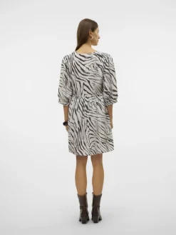 Vero Moda Kleider*VMDORA DESY 3/4 V-N SHORT DRESS WVN BTQ Cloud Dancer