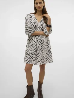 Vero Moda Kleider*VMDORA DESY 3/4 V-N SHORT DRESS WVN BTQ Cloud Dancer