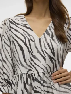 Vero Moda Kleider*VMDORA DESY 3/4 V-N SHORT DRESS WVN BTQ Cloud Dancer