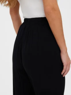Vero Moda Hosen*VMEASY HW CULOTTE PANTS WVN GA black1
