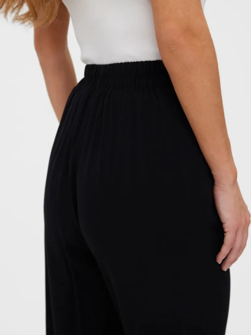 Vero Moda Hosen*VMEASY HW CULOTTE PANTS WVN GA black1