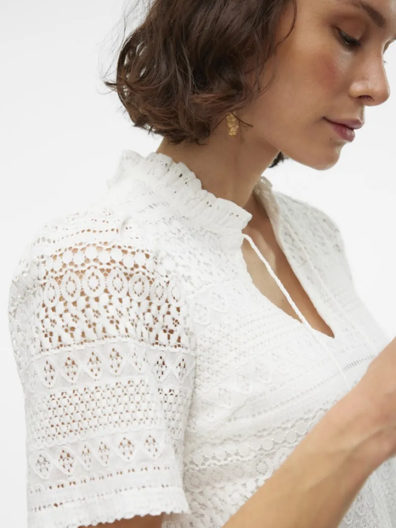 Vero Moda Blusen*VMHONEY LACE S/S TASSEL TOP WVN GA Snow White