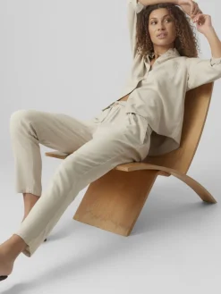 Vero Moda Hosen*VMJESMILO MW ANKLE PANTS WVN NOOS silver lining1