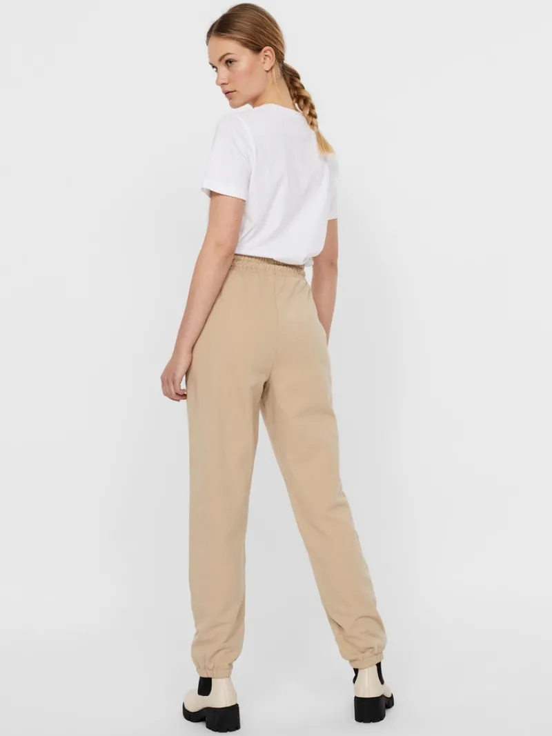 Vero Moda Hosen*VMOCTAVIA HW SWEAT PANT NOOS White Pepper