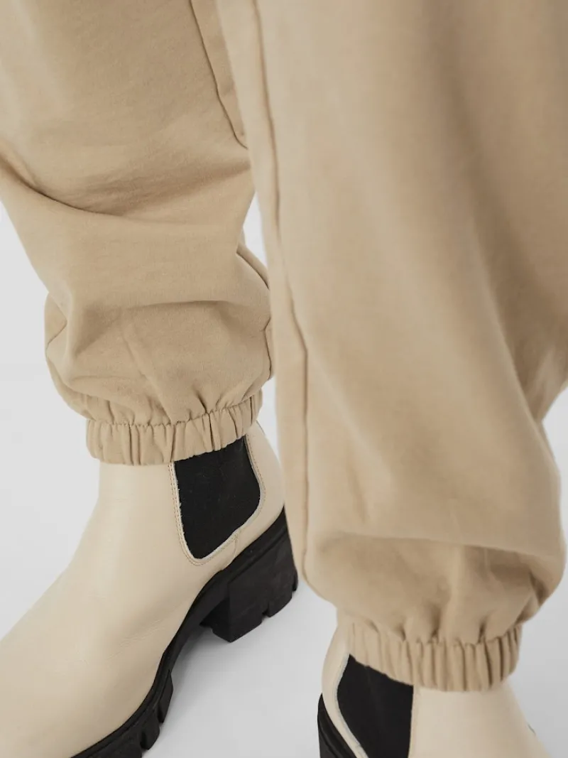 Vero Moda Hosen*VMOCTAVIA HW SWEAT PANT NOOS White Pepper