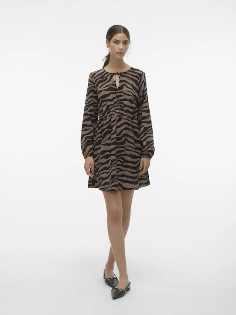 Vero Moda Kleider*VMSHILAH NAJA LS SHORT DRESS WVN GA brown lentil