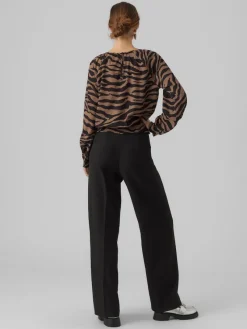 Vero Moda Blusen*VMSHILAH NAJA LS SHORT TOP WVN GA brown lentil