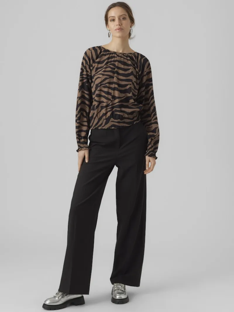 Vero Moda Blusen*VMSHILAH NAJA LS SHORT TOP WVN GA brown lentil